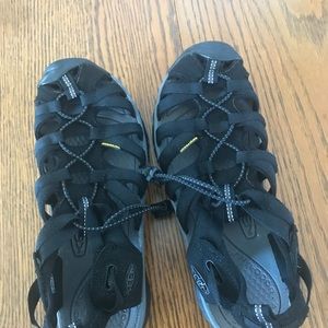 Keen women closed toe waterproof sandals